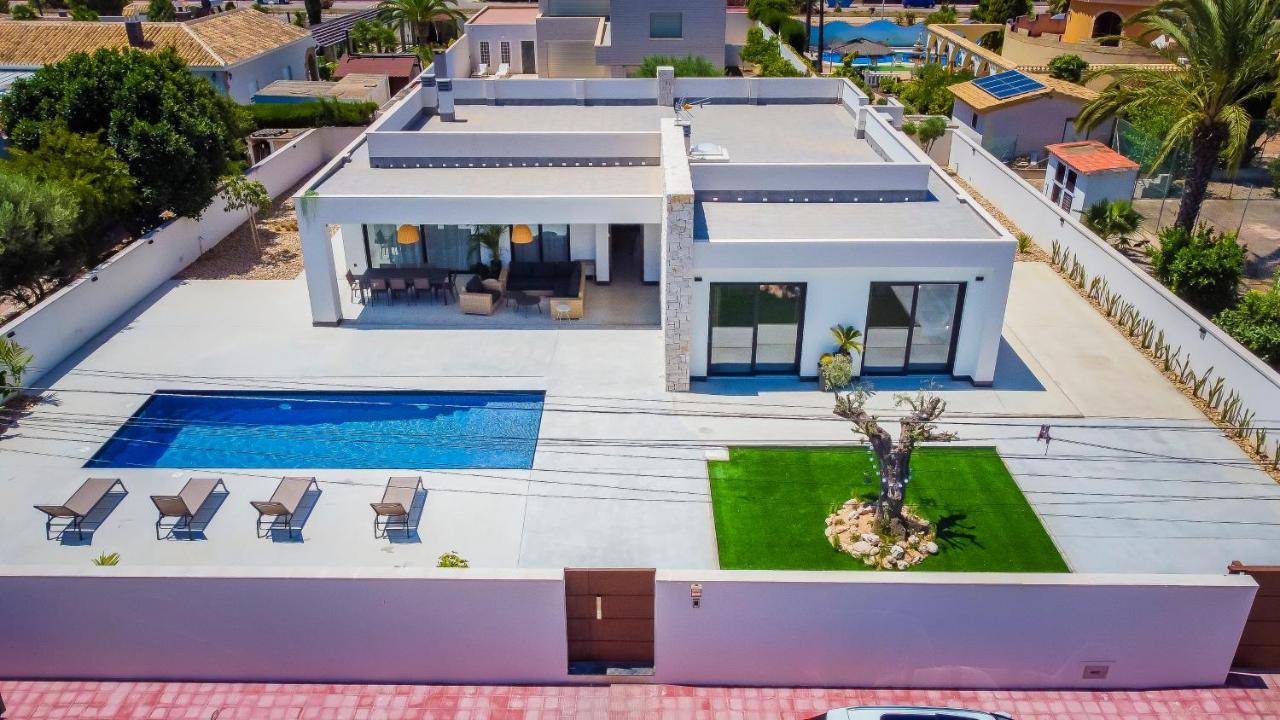 Mi Luna Villa *